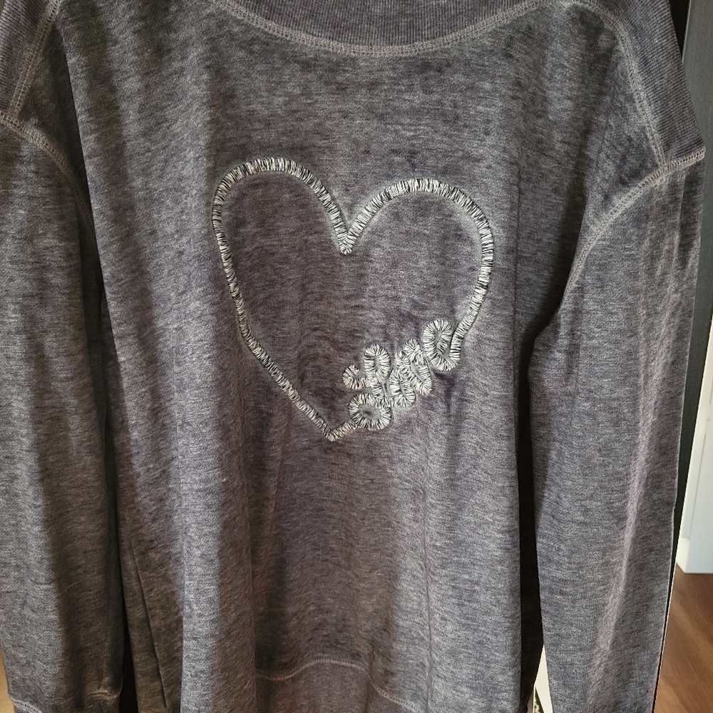 Sweatshirt